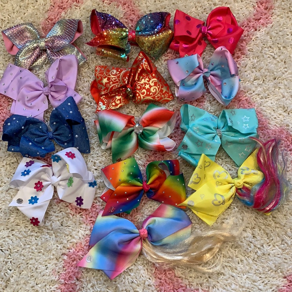 Lucky number 13! 13 Jojo Siwa bows!